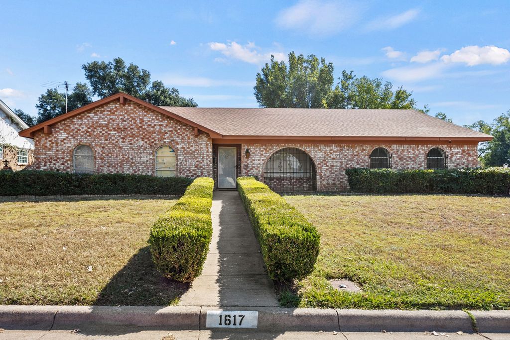 1617 Meadow lane Terrace, Fort Worth, TX 76112