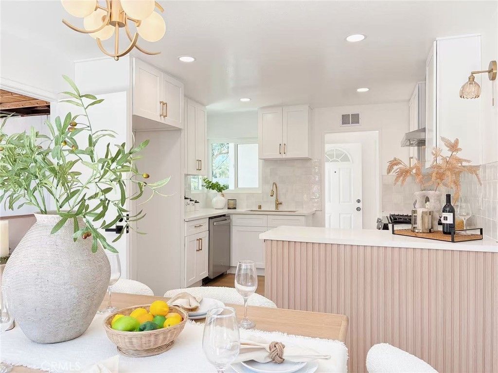 Image 7 of property listing at 5252 Liverpool, Yorba Linda, CA 92886
