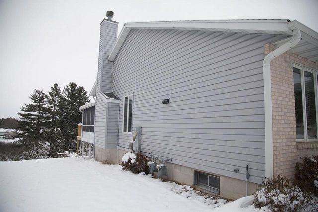 1045 Saddle Ridge, Portage, WI 53901