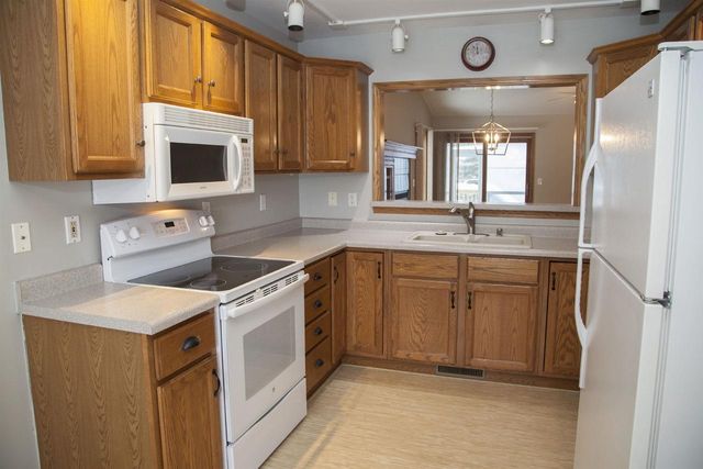 1045 Saddle Ridge, Portage, WI 53901