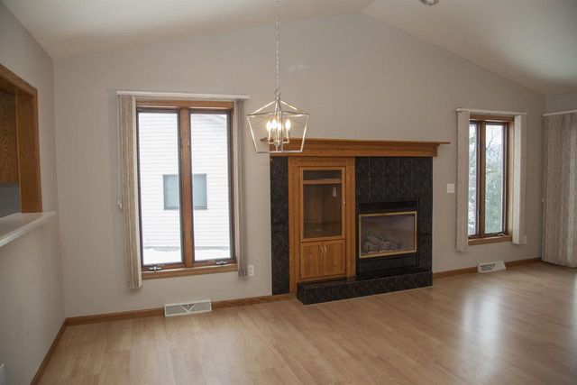 1045 Saddle Ridge, Portage, WI 53901