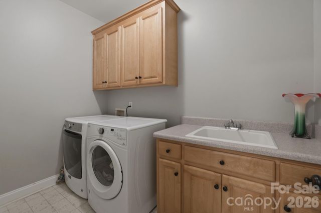 239 Sardis Pointe Road, Matthews, NC 28105