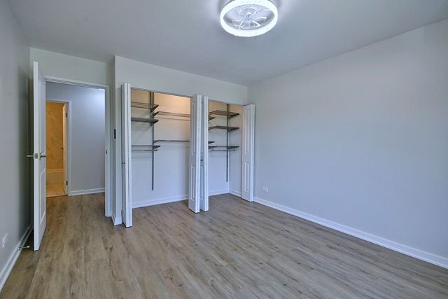 945 E Kenilworth Avenue 325, Palatine, IL 60074