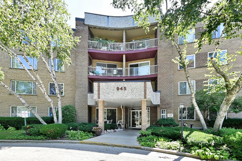 945 E Kenilworth Avenue 325, Palatine, IL 60074