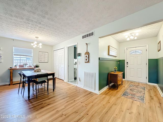 8302 CASSIE Road, Jacksonville, FL 32221