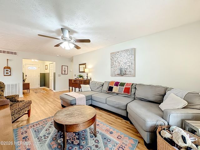 8302 CASSIE Road, Jacksonville, FL 32221