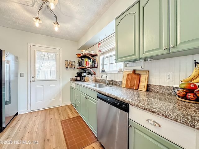 8302 CASSIE Road, Jacksonville, FL 32221