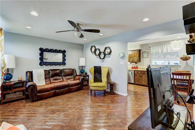 925 W Rulane Drive, Midwest City, OK 73110