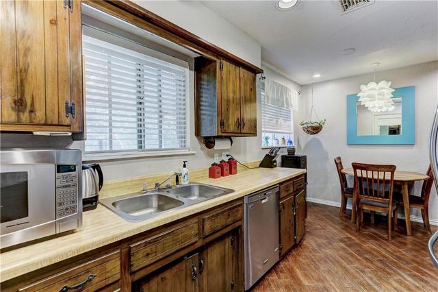 925 W Rulane Drive, Midwest City, OK 73110