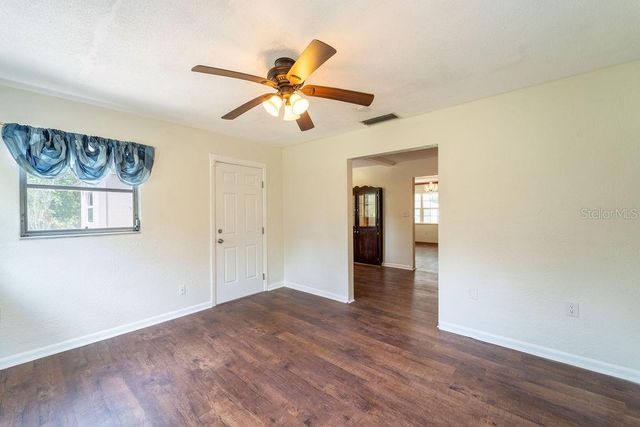 686 E KENTUCKY AVENUE, Deland, FL 32724