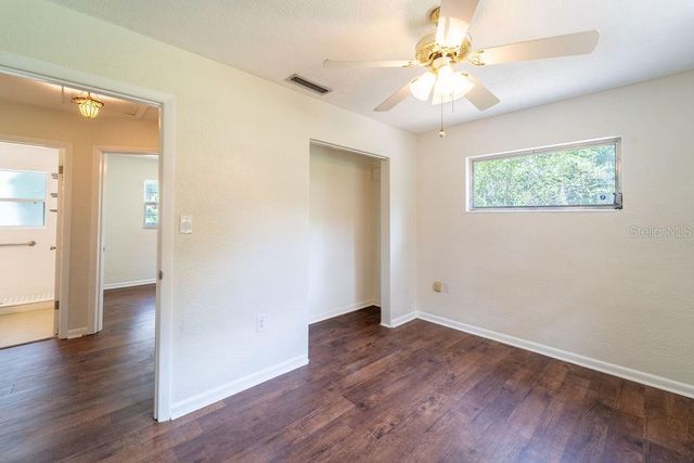 686 E KENTUCKY AVENUE, Deland, FL 32724