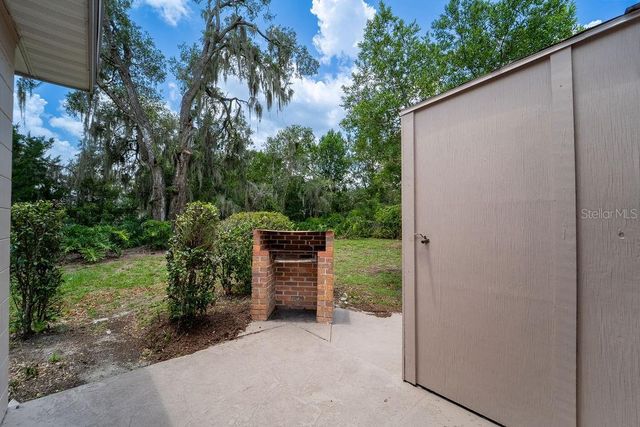 686 E KENTUCKY AVENUE, Deland, FL 32724
