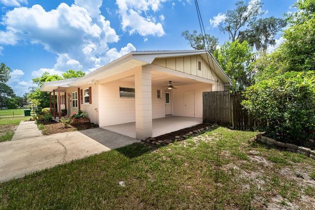 686 E KENTUCKY AVENUE, Deland, FL 32724