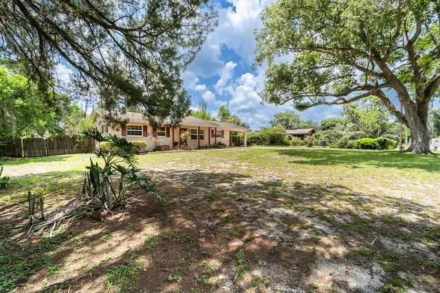 686 E KENTUCKY AVENUE, Deland, FL 32724