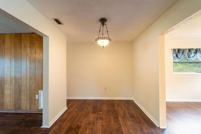 686 E KENTUCKY AVENUE, Deland, FL 32724