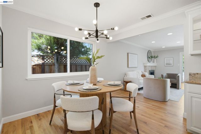 1192 Forest Creek Dr, San Jose, CA 95129