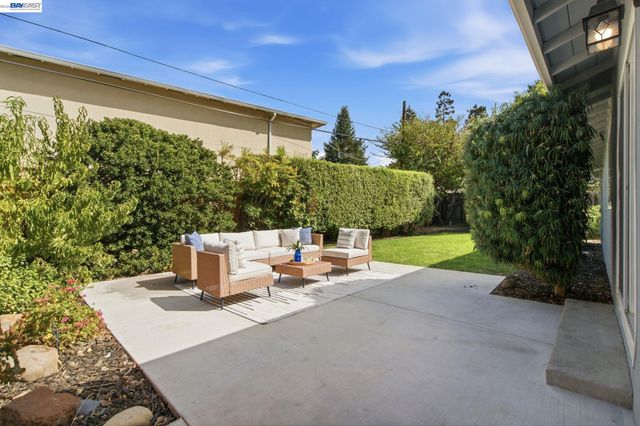 1192 Forest Creek Dr, San Jose, CA 95129