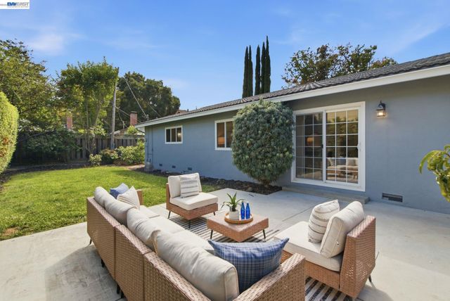 1192 Forest Creek Dr, San Jose, CA 95129