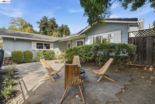 1192 Forest Creek Dr, San Jose, CA 95129