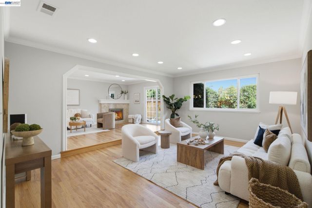 1192 Forest Creek Dr, San Jose, CA 95129