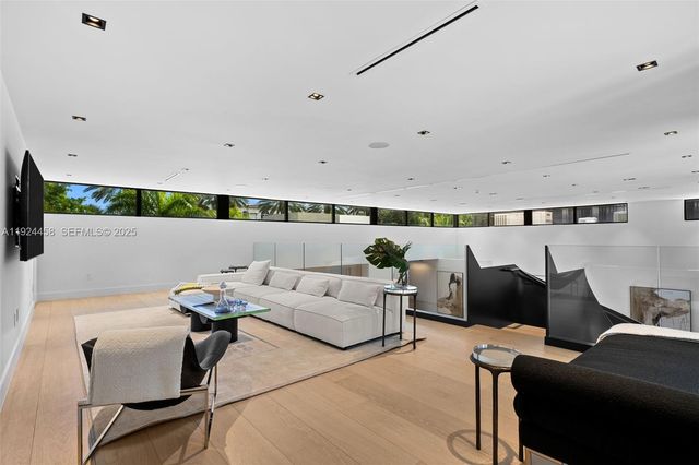 620 Ocean Blvd, Golden Beach, FL 33160