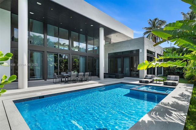 620 Ocean Blvd, Golden Beach, FL 33160