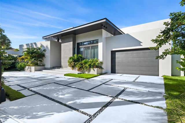 620 Ocean Blvd, Golden Beach, FL 33160