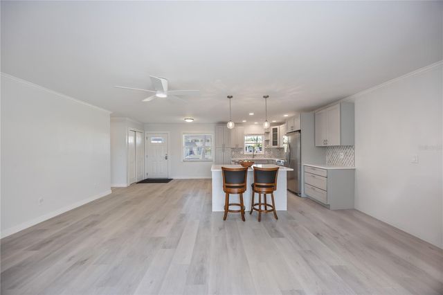 825 WHITE CAP CIRCLE 4, Venice, FL 34285