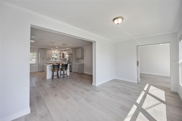 825 WHITE CAP CIRCLE 4, Venice, FL 34285