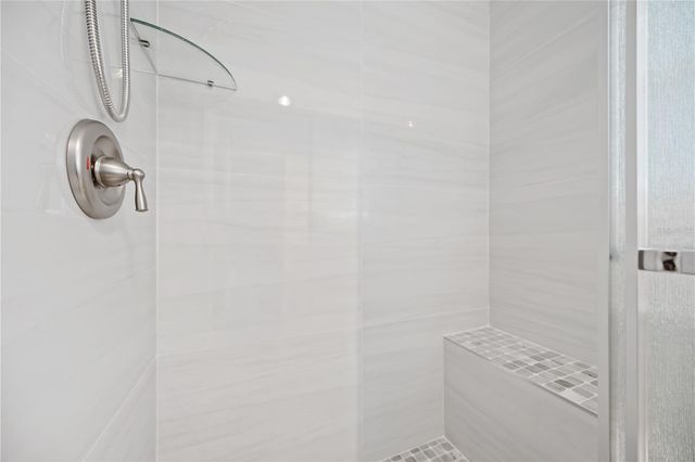 825 WHITE CAP CIRCLE 4, Venice, FL 34285