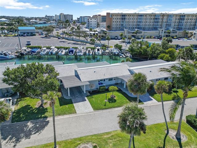 825 WHITE CAP CIRCLE 4, Venice, FL 34285