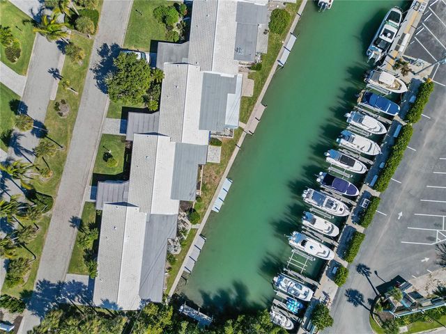 825 WHITE CAP CIRCLE 4, Venice, FL 34285