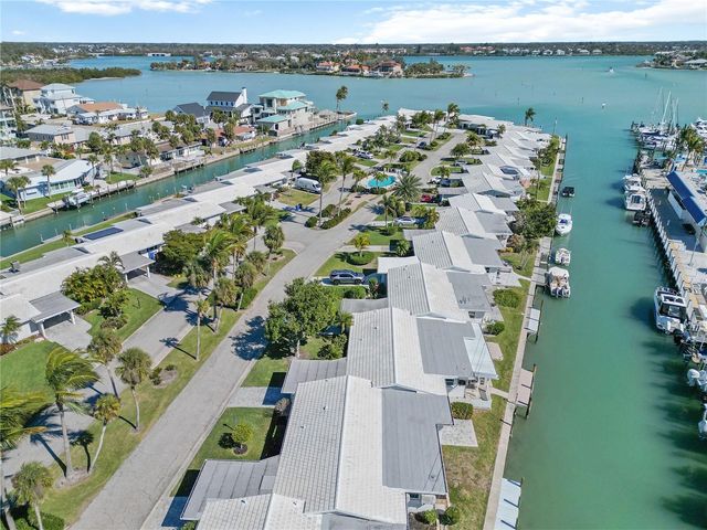 825 WHITE CAP CIRCLE 4, Venice, FL 34285