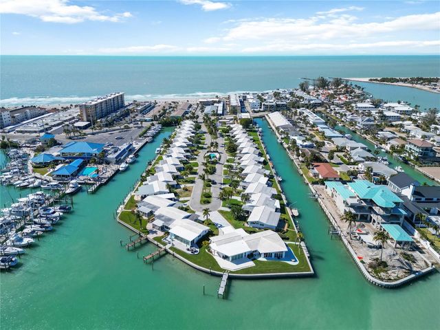 825 WHITE CAP CIRCLE 4, Venice, FL 34285