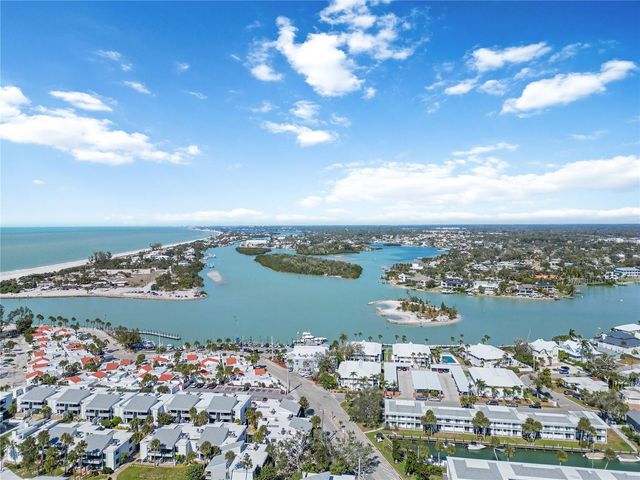 825 WHITE CAP CIRCLE 4, Venice, FL 34285