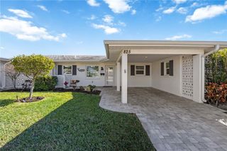 825 WHITE CAP CIRCLE 4, Venice, FL 34285