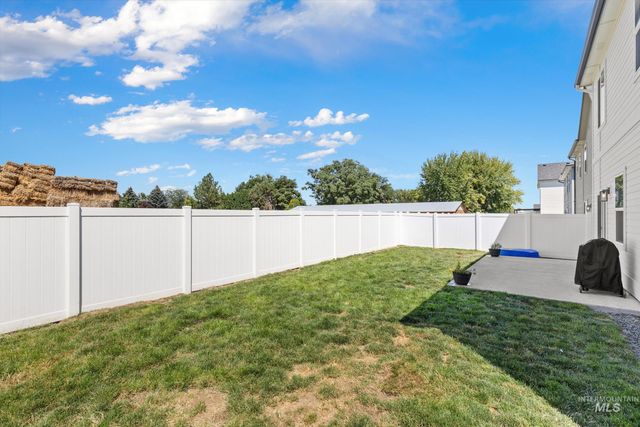 16599 N Red Oak Dr., Nampa, ID 83687