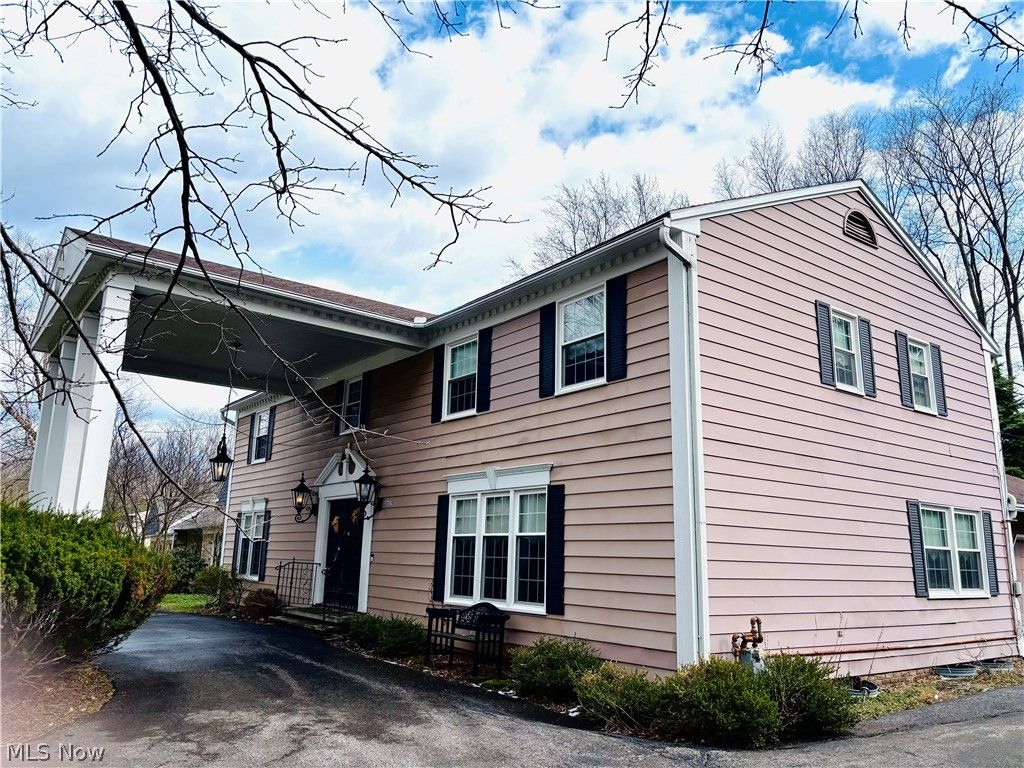 26570 Hendon Road, Beachwood, OH 44122