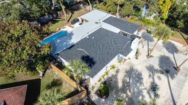 2019 CHIPPAWA PLACE, Sarasota, FL 34234