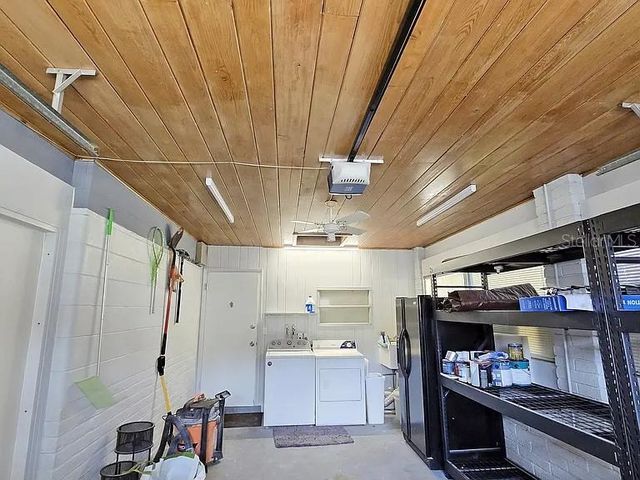 2019 CHIPPAWA PLACE, Sarasota, FL 34234