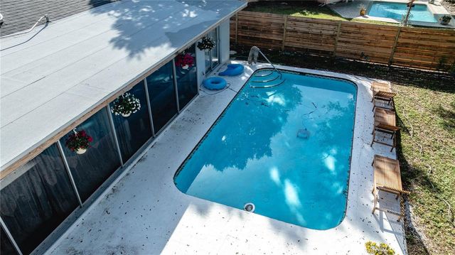 2019 CHIPPAWA PLACE, Sarasota, FL 34234