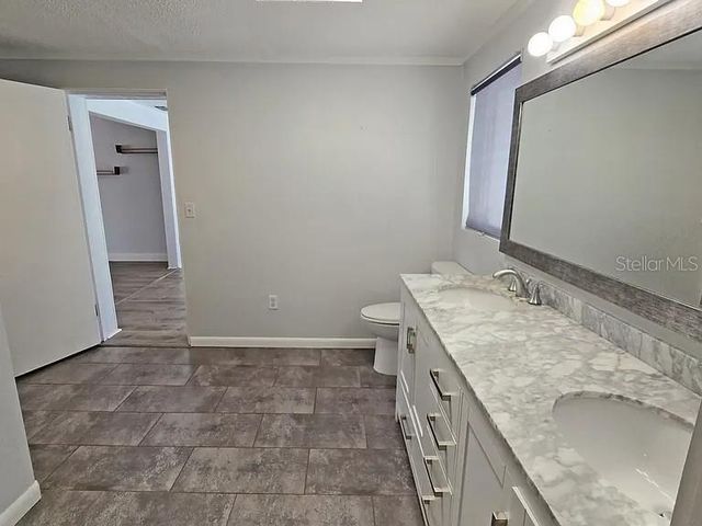 2019 CHIPPAWA PLACE, Sarasota, FL 34234