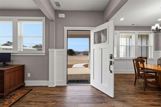 404 Whipple Avenue, Williamson, GA 30292