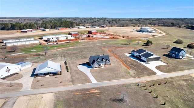 404 Whipple Avenue, Williamson, GA 30292