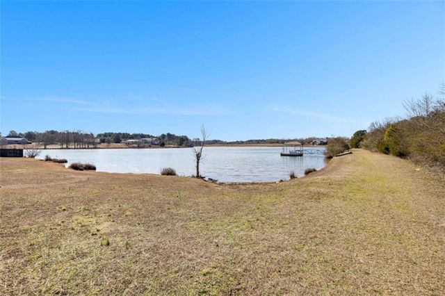 404 Whipple Avenue, Williamson, GA 30292