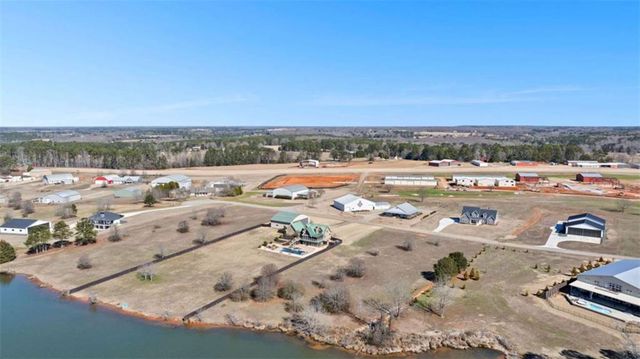 404 Whipple Avenue, Williamson, GA 30292