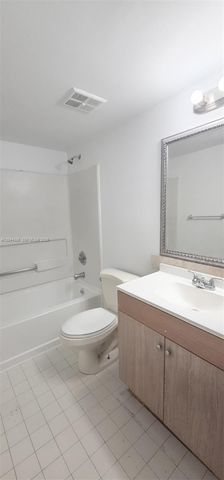 7035 NW 186th St D110, Hialeah, FL 33015