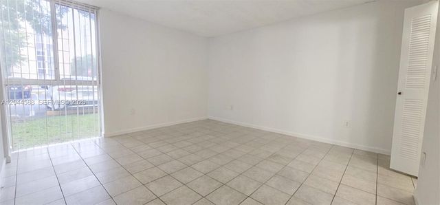 7035 NW 186th St D110, Hialeah, FL 33015
