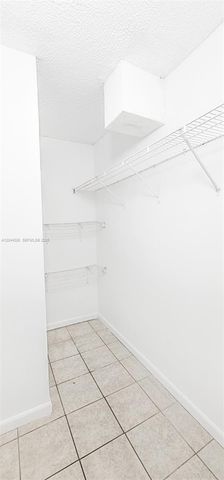 7035 NW 186th St D110, Hialeah, FL 33015