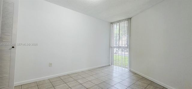7035 NW 186th St D110, Hialeah, FL 33015